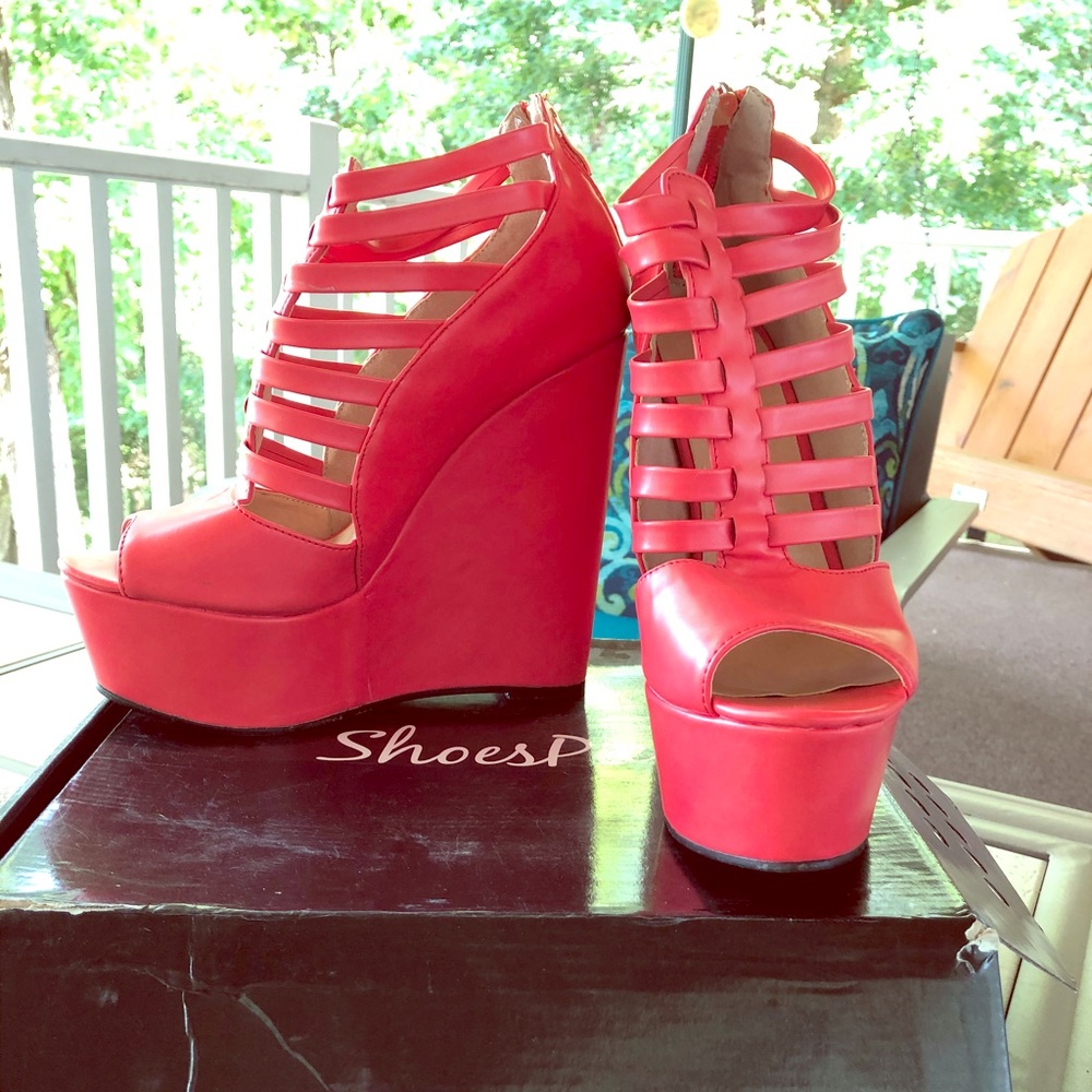 Coral strappy wedges